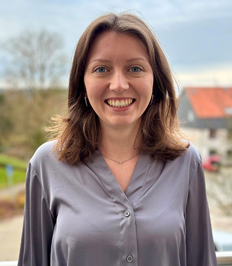 Portrt von Frau Lara Hanke - Aufnahme und Beratung